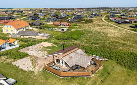 Arla - 200M from the Sea: Wood, Roof, Architecture, Home, House, Cottage, Siding, Hardwood, Slope, Estate