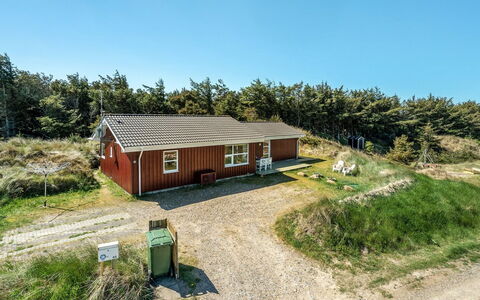Sighwarth - 350M from the Sea: Grass, House, Roof, Cottage, Home, Shrub, Farmhouse, Land Lot, Rural Area