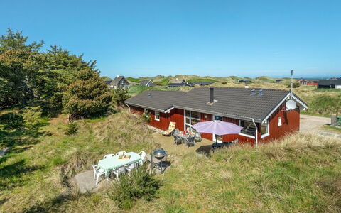 Sighwarth - 350M from the Sea: Shrub, Urban Design, Groundcover, Brick, Apartment, Estate, Brickwork, Balcony, Landscaping