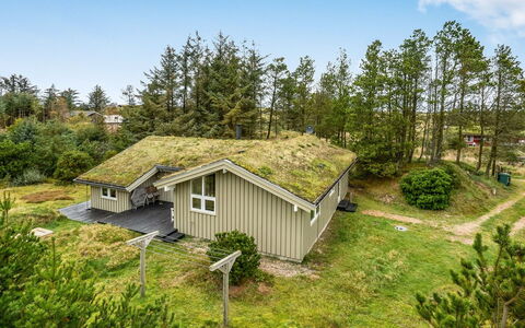 Hereth - 700M from the Sea: Building, House, Window, Home, Roof, Residential Area, Shrub, Cottage, Land Lot