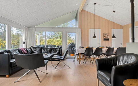 Franke - 1.1Km from the Sea: Ceiling, Flooring, Interior Design, Floor, Composite Material, Furniture, Resort, Hotel, Design, Daylighting