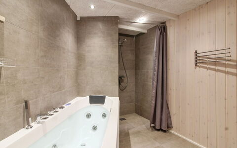 Franke - 1.1Km from the Sea: Residential Area, Roof, Suburb, Driveway, Estate, Chimney