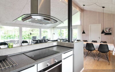 Franke - 1.1Km from the Sea