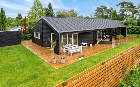Dorthie - 800M from the Sea: Wood, House, Cottage, Home, Roof, Rural Area, Siding, Log Cabin, Garden Buildings, Hardwood
