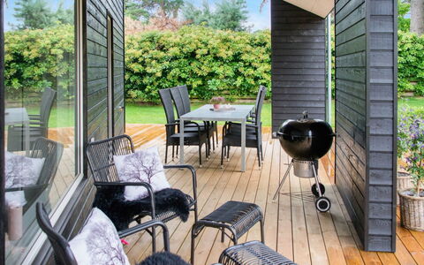 Dorthie - 800M from the Sea: Wood, House, Cottage, Home, Roof, Rural Area, Siding, Log Cabin, Garden Buildings, Hardwood