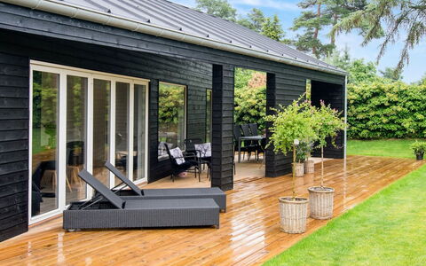 Dorthie - 800M from the Sea: Wood, House, Cottage, Home, Roof, Rural Area, Siding, Log Cabin, Garden Buildings, Hardwood