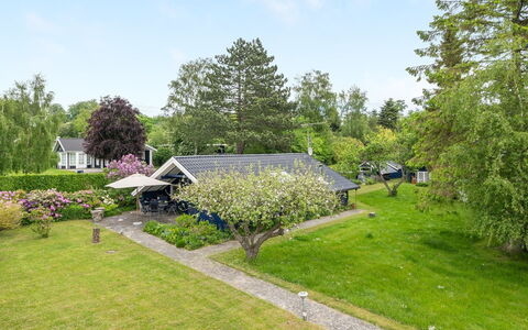 Begitta - 350M from the Sea: Wood, Roof, Architecture, Home, House, Cottage, Siding, Hardwood, Slope, Estate