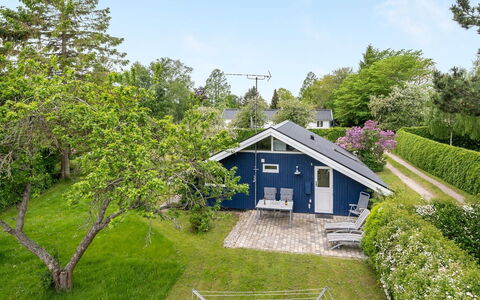 Begitta - 350M from the Sea: Wood, Roof, Architecture, Home, House, Cottage, Siding, Hardwood, Slope, Estate