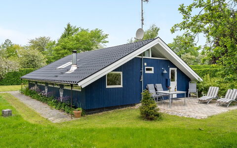 Begitta - 350M from the Sea: Wood, Roof, Architecture, Home, House, Cottage, Siding, Hardwood, Slope, Estate