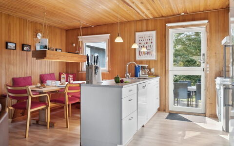 Frode - 400M from the Sea: Wood, House, Cottage, Home, Roof, Rural Area, Siding, Log Cabin, Garden Buildings, Hardwood