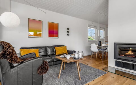 Allaine - 500M from the Sea: Wood, Flooring, Couch, Interior Design, Living Room, Wood Flooring, Home, Floor, Furniture, Room