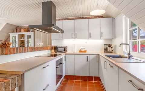 Pauna - 50M from the Sea: Kitchen, Countertop, Flooring, Interior Design, Kitchen Appliance, Wood, Cabinetry, Ceiling, Floor, Major Appliance