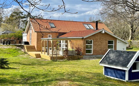 Marjukka - 10M from the Sea: House, Cottage, Home, Farmhouse, Garden, Lawn, Backyard, Yard, Garden Buildings, Estate