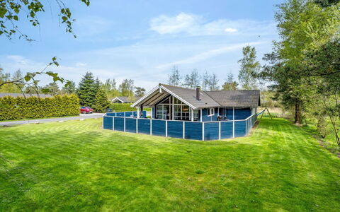 Alger - 800M from the Sea: Blue, Home, House, Roof, Cottage, Shade, Lawn, Garden, Estate, Siding