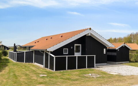 Swanhild - 900M from the Sea: Wood, House, Cottage, Home, Roof, Rural Area, Siding, Log Cabin, Garden Buildings, Hardwood