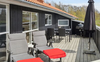 Swanhild - 900M from the Sea