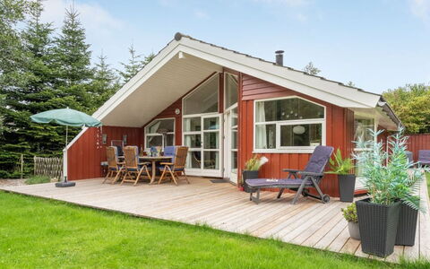 Lyra - 800M from the Sea: Grass, House, Roof, Home, Cottage, Shrub, Land Lot, Rural Area, Farmhouse, Groundcover