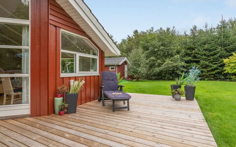 Lyra - 800M from the Sea: Grass, House, Roof, Home, Cottage, Shrub, Land Lot, Rural Area, Farmhouse, Groundcover