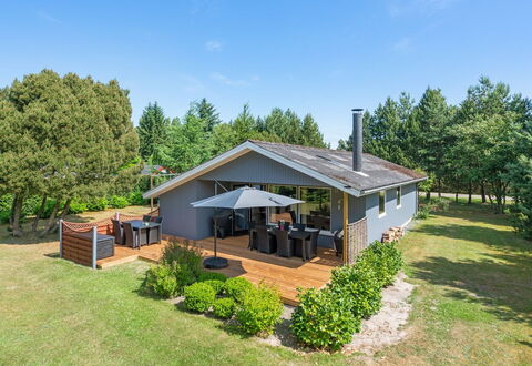 Filippa - 900M from the Sea: Roof, Cottage, Home, Shade, Siding, Farmhouse, Porch, Outdoor Structure, Garden Buildings