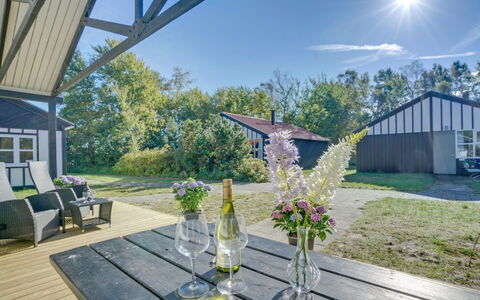 Bergit - 55M from the Sea: Wood, Roof, Home, House, Architecture, Siding, Land Lot, Cottage, Shed, Garden Buildings