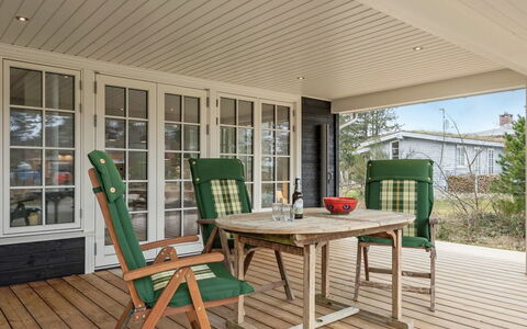 Auke - 100M from the Sea: House, Home, Door, Roof, Cottage, Estate, Garden, Shade, Siding, Yard
