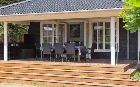 Auke - 100M from the Sea: House, Home, Door, Roof, Cottage, Estate, Garden, Shade, Siding, Yard