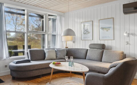 Julkil - 250M from the Sea: White, Design