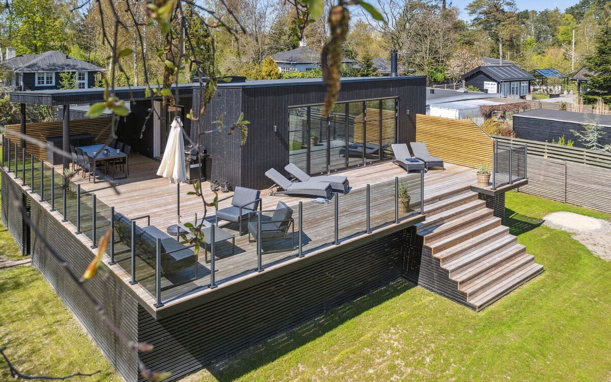 Engli - 90M from the Sea