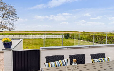 Mayla - 50M from the Sea: Plant Community, Sunlight, Herbaceous Plant, Garden, Plantation, Agriculture, Farm