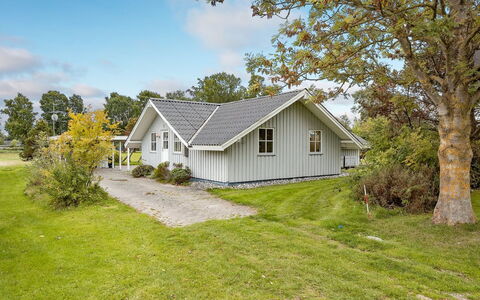 Armund - 300M from the Sea: Wood, Wood Stain, Plank, Hardwood, Cottage, Deck, Siding, Shade, Wood Flooring, Garden Buildings