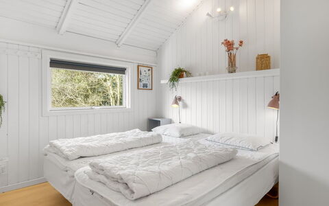 Julie - 1.5Km from the Sea: Wood, Bedroom, Interior Design, Ceiling, Bed, Bedding, Floor, Bed Sheet, Linens, Furniture