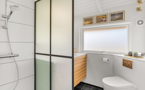 Julie - 1.5Km from the Sea: Interior Design, Flooring, Plumbing Fixture, Bathroom, Floor, Toilet, Plumbing, Home, Ceiling, Room