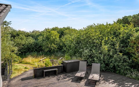 Julie - 1.5Km from the Sea: Wood, Vegetation, Shrub, Plant Community, Land Lot, Deck, Hardwood, Plank, Boardwalk, Garden