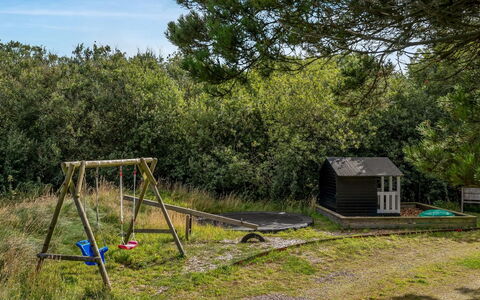 Julie - 1.5Km from the Sea: Grass, Land Lot, Rural Area, Shed, Garden, Garden Buildings, Backyard, Cottage, Meadow, Lawn