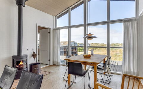 Benja - 200M from the Sea: Wood, Ceiling, Flooring, Home, Floor, Hardwood, Wood Flooring, Plank, Wood Stain, Porch
