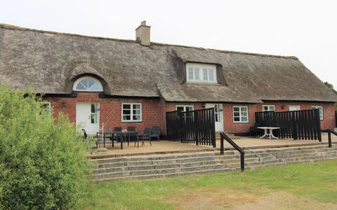 Catalina - 800M from the Sea: Estate, Farm