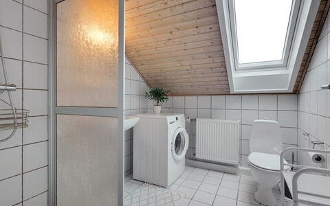 Akim - 2Km from the Sea: Flooring, Floor, Interior Design, Ceiling, Plumbing Fixture, Room, Plumbing, Bathroom, Tile, Light Fixture