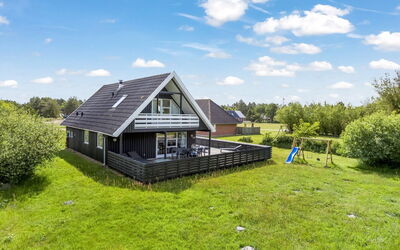 Sunita - 2.8Km from the Sea
