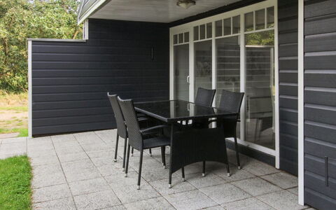 Heidie - 3.0Km from the Sea: Grass, House, Roof, Home, Cottage, Shrub, Land Lot, Rural Area, Farmhouse, Groundcover
