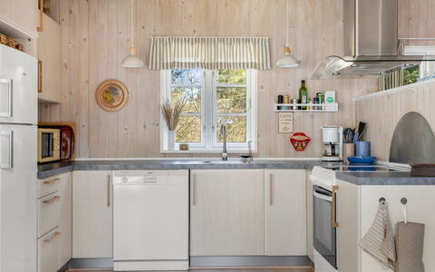 Granke - 3.8Km from the Sea: Kitchen, Kitchen Appliance, Countertop, Interior Design, Furniture, Major Appliance, Flooring, Wood, Cabinetry, Ceiling