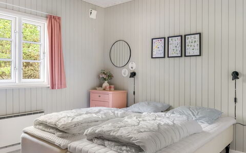 Granke - 3.8Km from the Sea: Bedroom, Bed, Bed Sheet, Bedding, Interior Design, Linens, Furniture, Bed Frame, Floor, Home