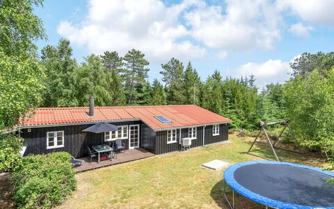 Granke - 3.8Km from the Sea: Roof, House, Land Lot, Home, Cottage, Estate, Garden Buildings, Shade, Log Cabin, Landscaping