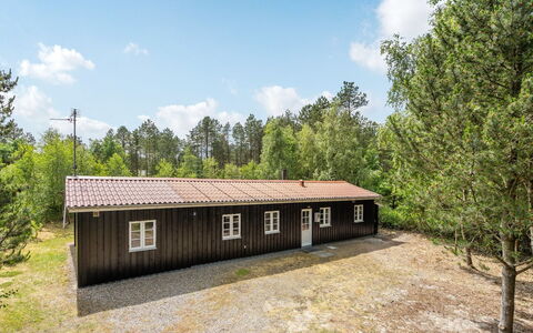 Granke - 3.8Km from the Sea: Roof, House, Land Lot, Home, Cottage, Estate, Garden Buildings, Shade, Log Cabin, Landscaping