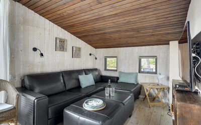 Saxi - 2.6Km from the Sea