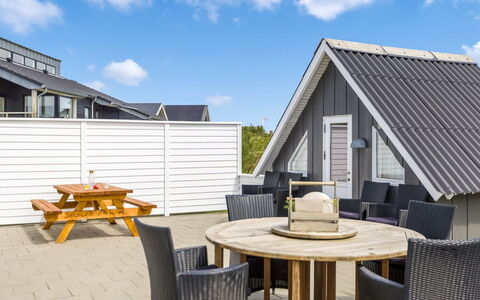 Mikka - 450M from the Sea: Roof, Land Lot, Cottage, Home, Rural Area, Shed, Siding, Garden Buildings, Log Cabin, Hut