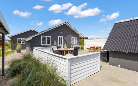 Mikka - 450M from the Sea: Roof, Land Lot, Cottage, Home, Rural Area, Shed, Siding, Garden Buildings, Log Cabin, Hut