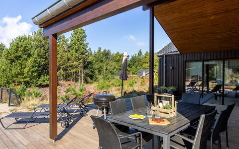 Heidi - 1Km from the Sea: Wood, Porch, Furniture, Shade, Deck, Hardwood, Chair, Outdoor Furniture, Wood Stain, Wood Flooring