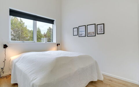 Heidi - 1Km from the Sea: Bed, Bedroom, Interior Design, Wall, Flooring, Floor, Ceiling, Wood, Bedding, Bed Sheet