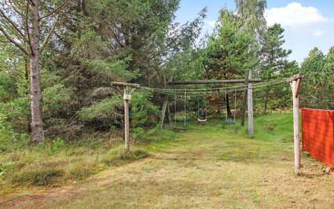 Susett - 300M to the Fjord: Swimming Pool, Resort Town
