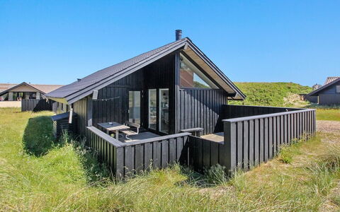 Auli - 200M from the Sea: Cottage, Shed, Hut, Farmhouse, Prairie, Shack, Barn, Log Cabin, Garden Buildings